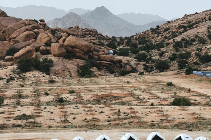 Ascension du Jbel Lkest & Camping aux rochers peints